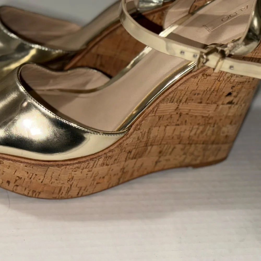 Aldo step out